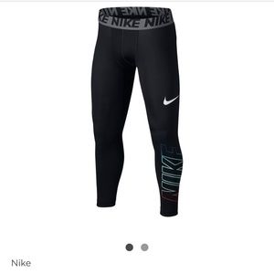 Nike boys NWOT comprehension leggings